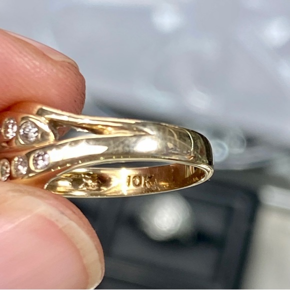 10k Yellow Gold 0.75 Carat Diamond Swirl Dome Band Ring - Picture 6 of 12
